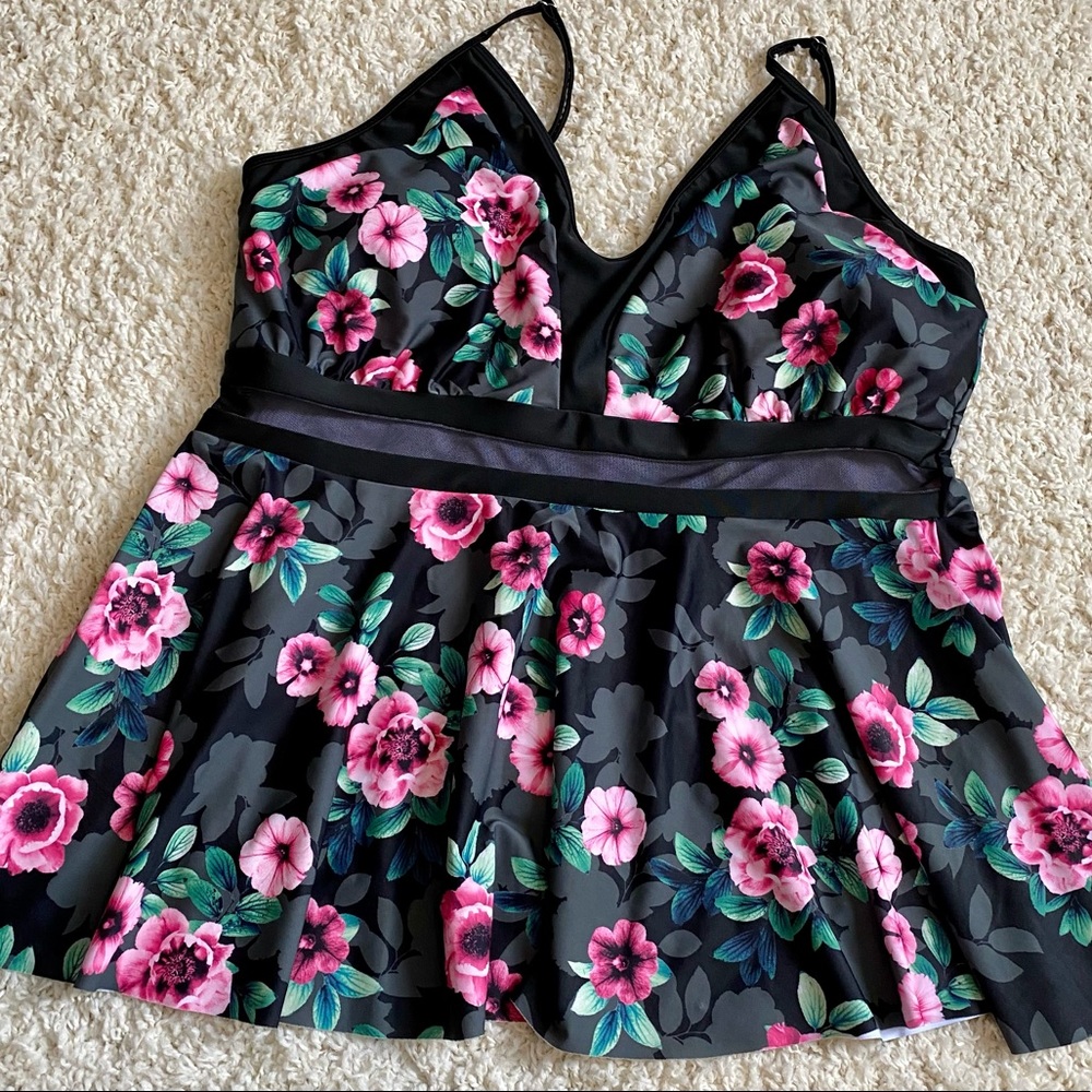 Tankini Swimsuit Top. SHEIN Size 3x